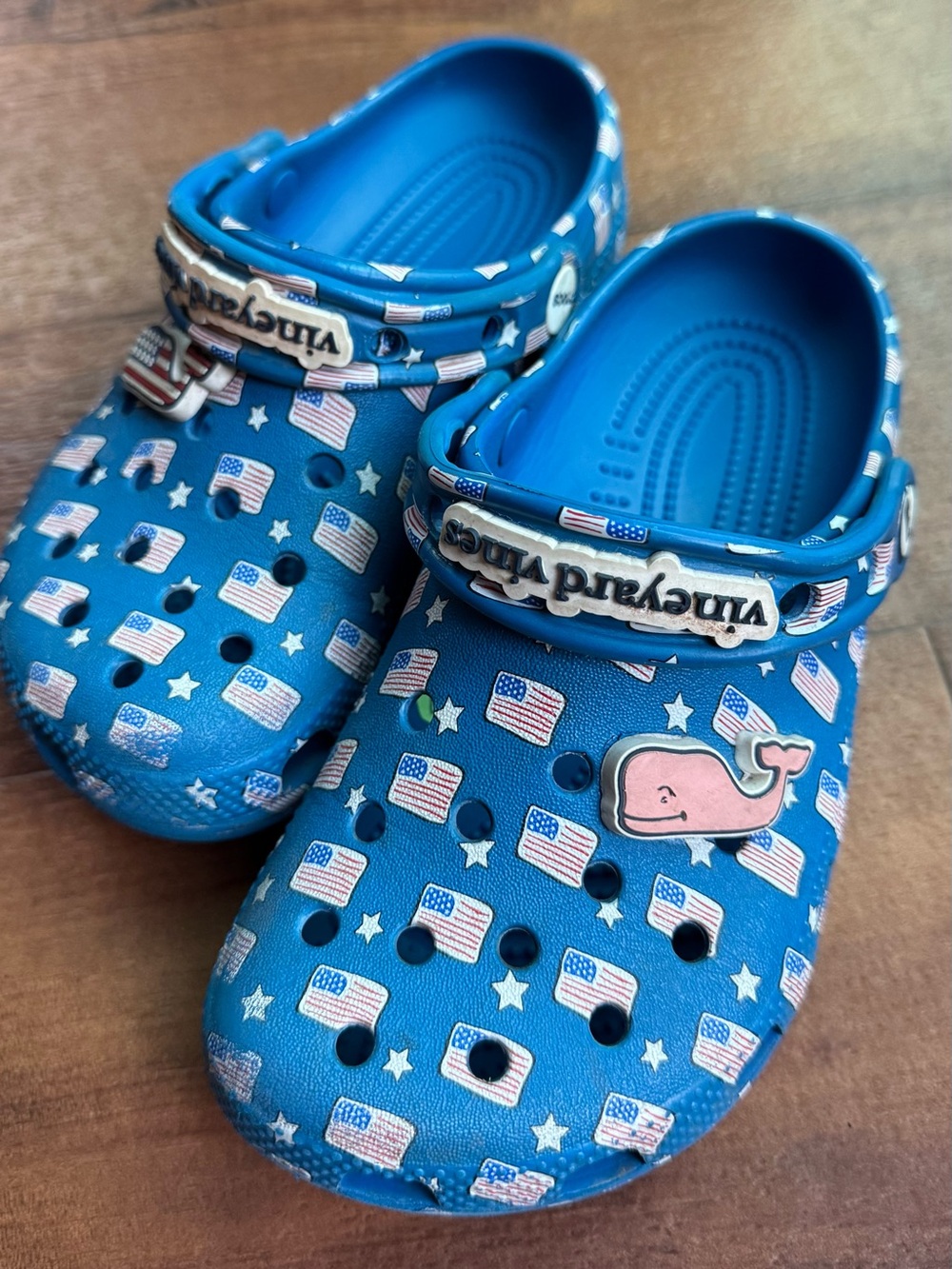 Vineyard Vines Kids Blue American Flag & Stars Print Slip On Crocs size 1